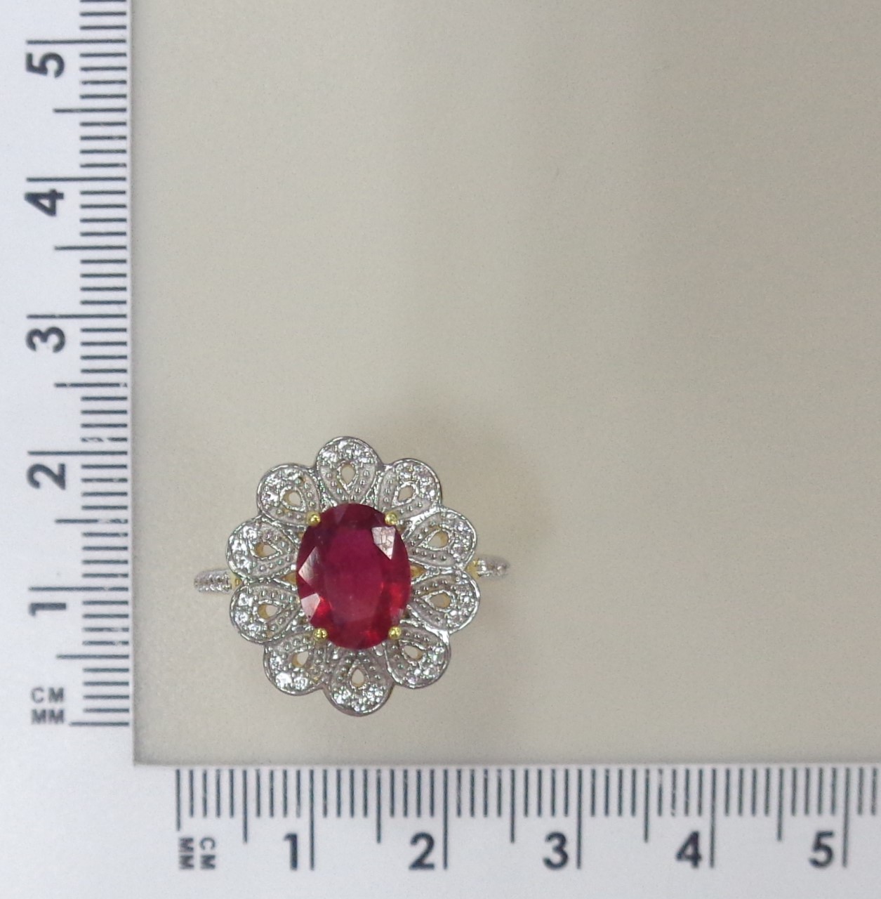 Серебряное кольцо с рубином